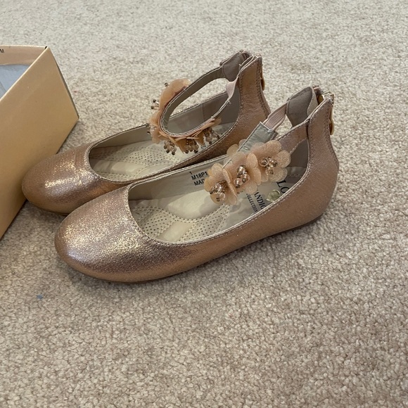 Girls Rose Gold Shoes Size 1 - Picture 4 of 5